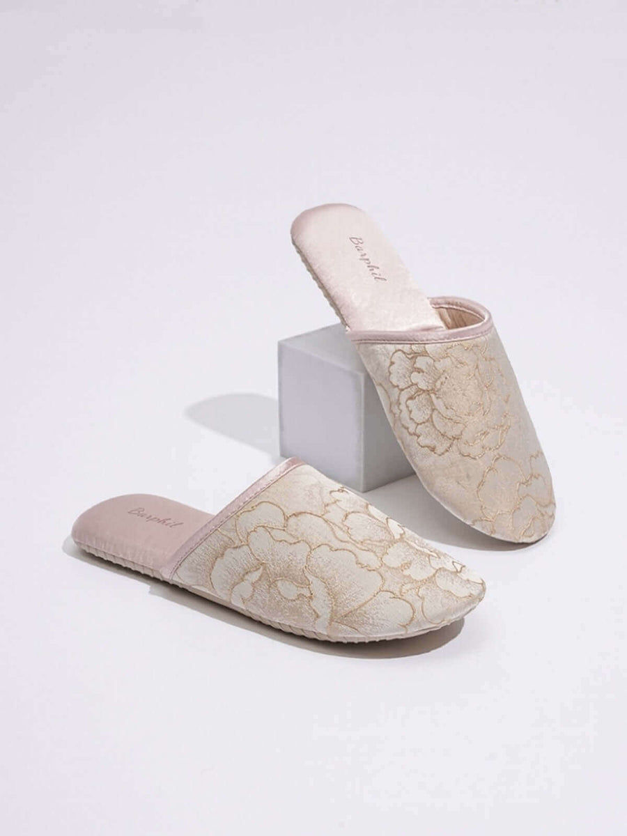 Luxury Silk Robe pajama sets for women Best Gift Guide for her Wedding Gift | Ulivary